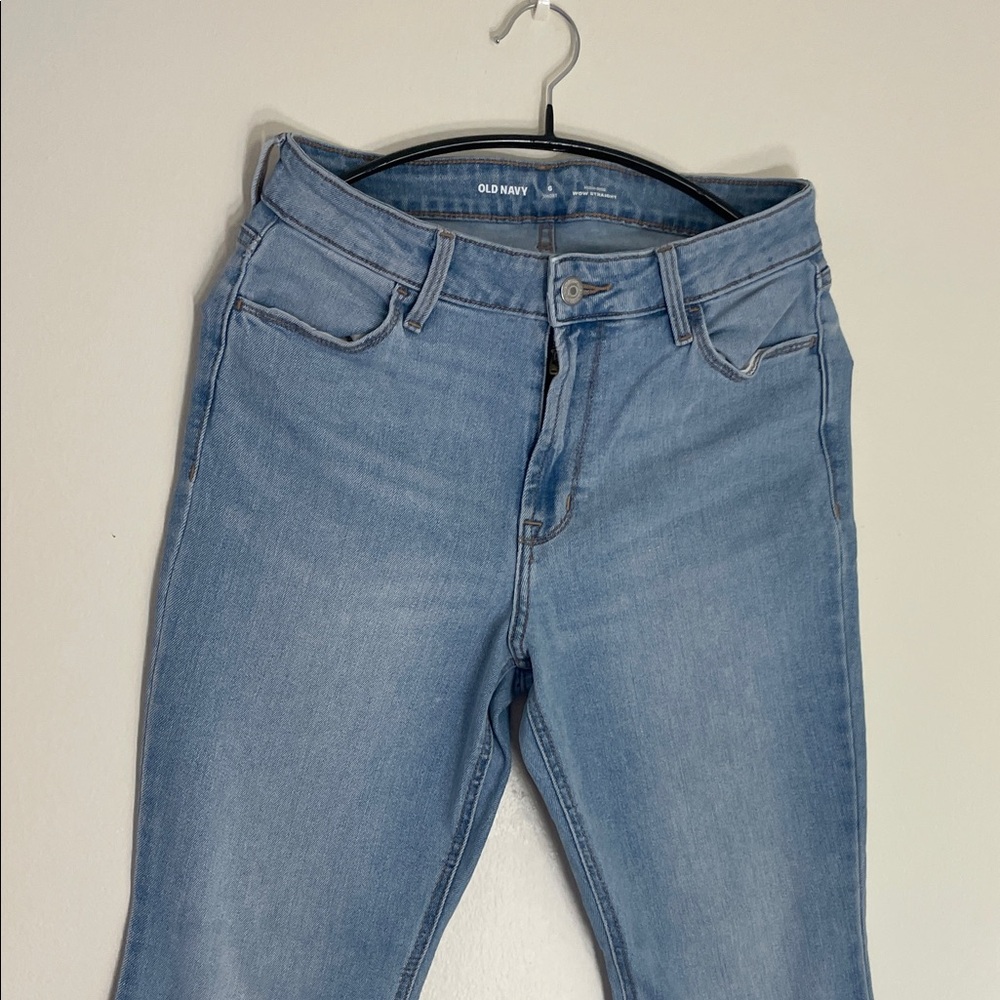 EUC Old Navy Denim Wow Straight Jeans